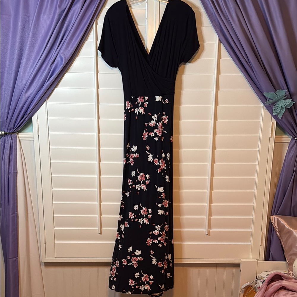 Elegant Navy Floral Maxi Dress